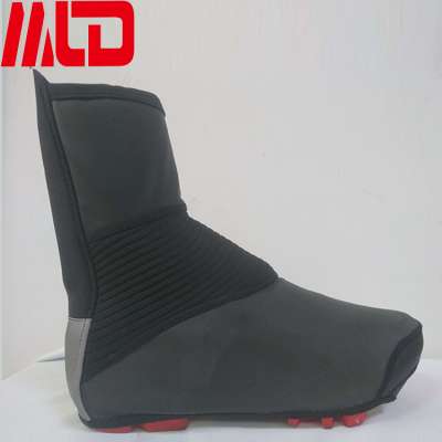 Manufacturer's wholesale lightweight dust-proof anti slip and wear resistant shoes cover